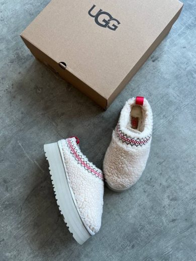 Buy Ugg Shoes Pallet(60 pairs at $500) - Image 4