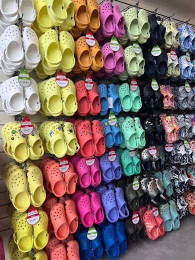 Crocs Sandals Pallet - Image 3