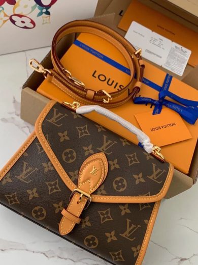 Buy Wholesale Handbags Pallet(100bags for $650) - Image 4