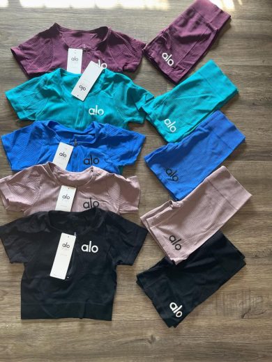 Alo Yoga Clothing Pallets - Image 3