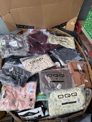 Amazon Clothes Wholesale Pallets - Image 4